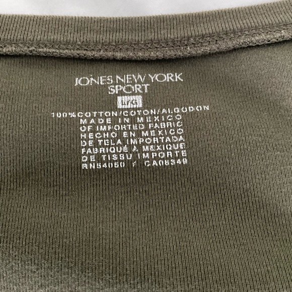 Jones New York t-shirt - Picture 6 of 7